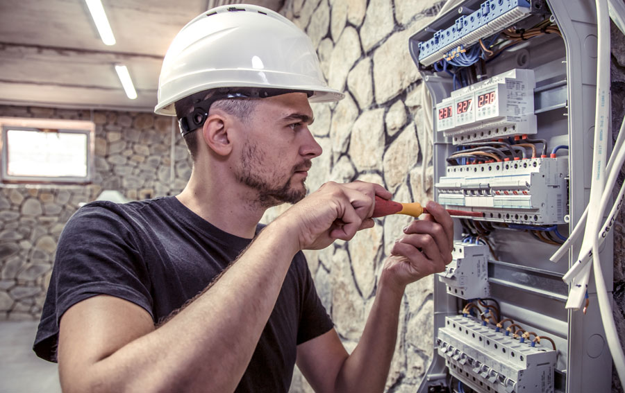 How to become an electrician? | The Perfect Guide