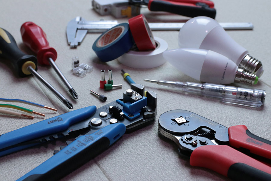 The Most Essential Electrician Tools for Home Use